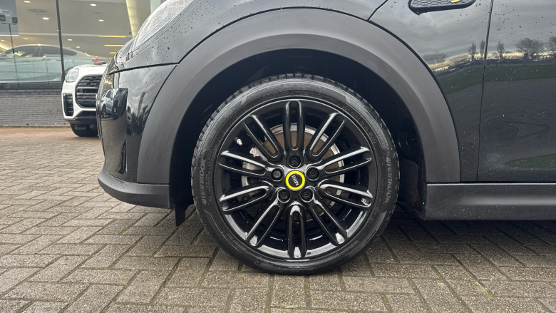 MINI Hatchback 135kW Cooper S Level 2 33kWh 3dr Auto Electric Hatchback